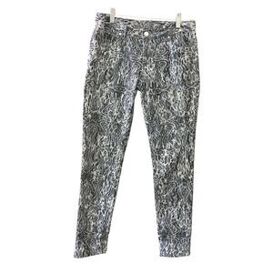 Cache embroidered paisley design low rise skinny pants